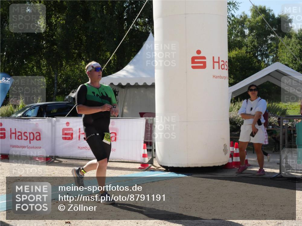 07.09.2025 - 19. Norderstedt Triathlon Zöllner http://msf.ph/oto/8791191 07.09.2025 15:44:12 Ziel 1034 meine-sportfotos.de