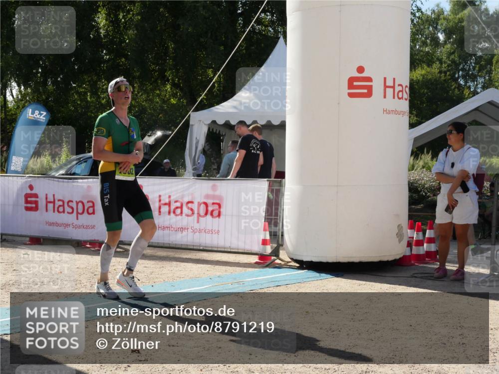 07.09.2025 - 19. Norderstedt Triathlon Zöllner http://msf.ph/oto/8791219 07.09.2025 15:45:19 Ziel  meine-sportfotos.de