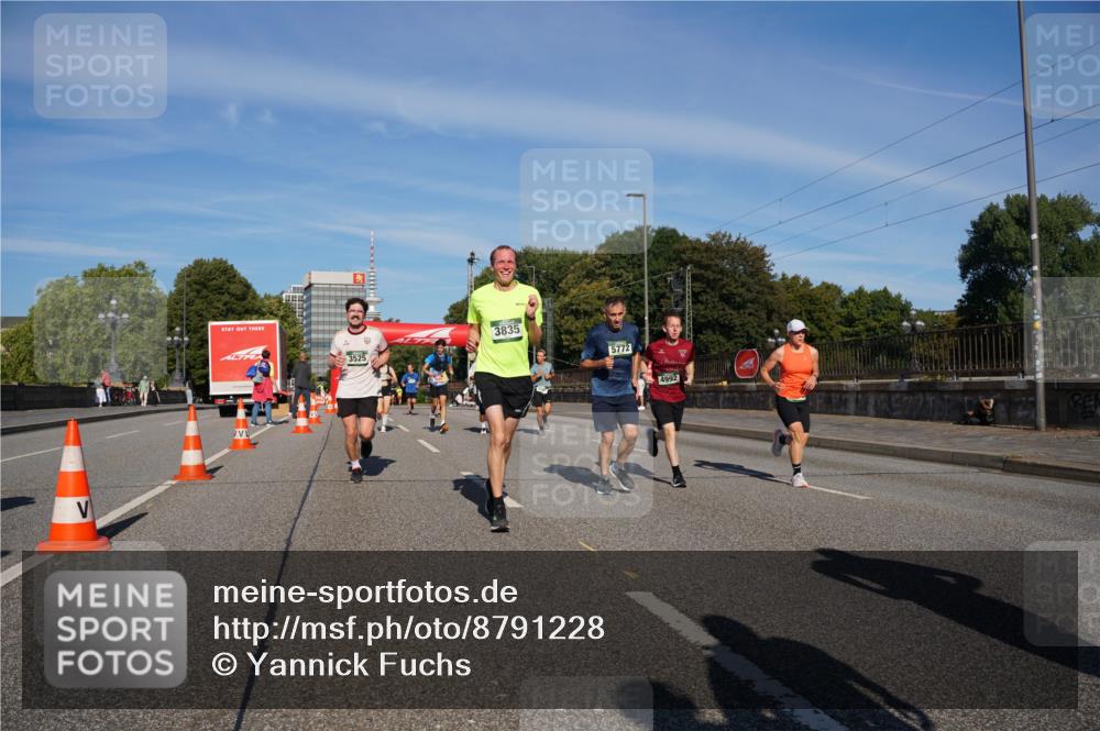 07.09.2025 - BARMER Alsterlauf Yannick Fuchs http://msf.ph/oto/8791228 07.09.2025 09:43:40 Laufen 5772 meine-sportfotos.de