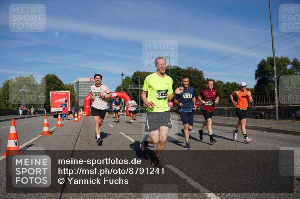 07.09.2025 - BARMER Alsterlauf Yannick Fuchs http://msf.ph/oto/8791241 07.09.2025 09:43:41 Laufen 352, 3835, 5772, 4992 meine-sportfotos.de