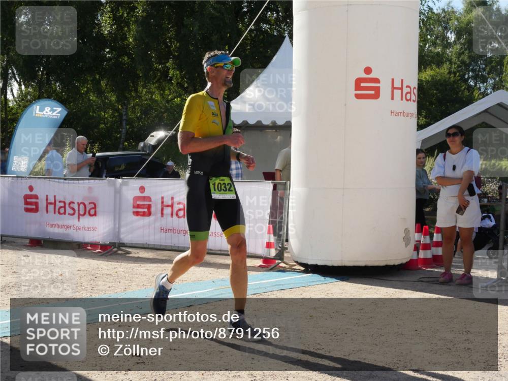 07.09.2025 - 19. Norderstedt Triathlon Zöllner http://msf.ph/oto/8791256 07.09.2025 15:46:03 Ziel 1032 meine-sportfotos.de