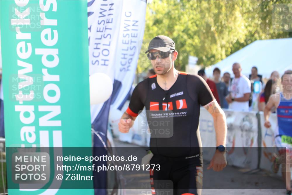 07.09.2025 - 19. Norderstedt Triathlon Zöllner http://msf.ph/oto/8791273 07.09.2025 16:31:22 Ziel 525, 549, 1594 meine-sportfotos.de