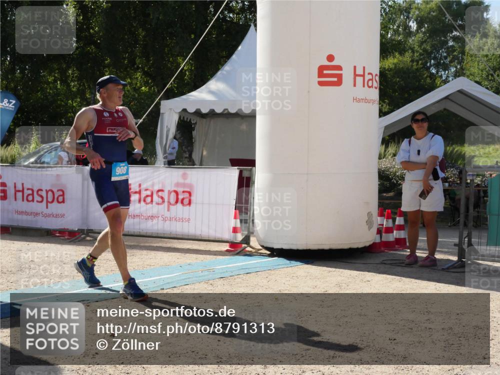 07.09.2025 - 19. Norderstedt Triathlon Zöllner http://msf.ph/oto/8791313 07.09.2025 15:47:11 Ziel 908, 1502 meine-sportfotos.de