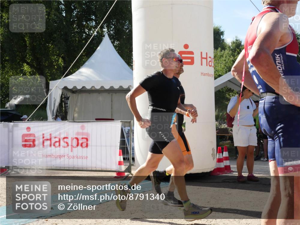 07.09.2025 - 19. Norderstedt Triathlon Zöllner http://msf.ph/oto/8791340 07.09.2025 15:47:53 Ziel 1000, 1462 meine-sportfotos.de