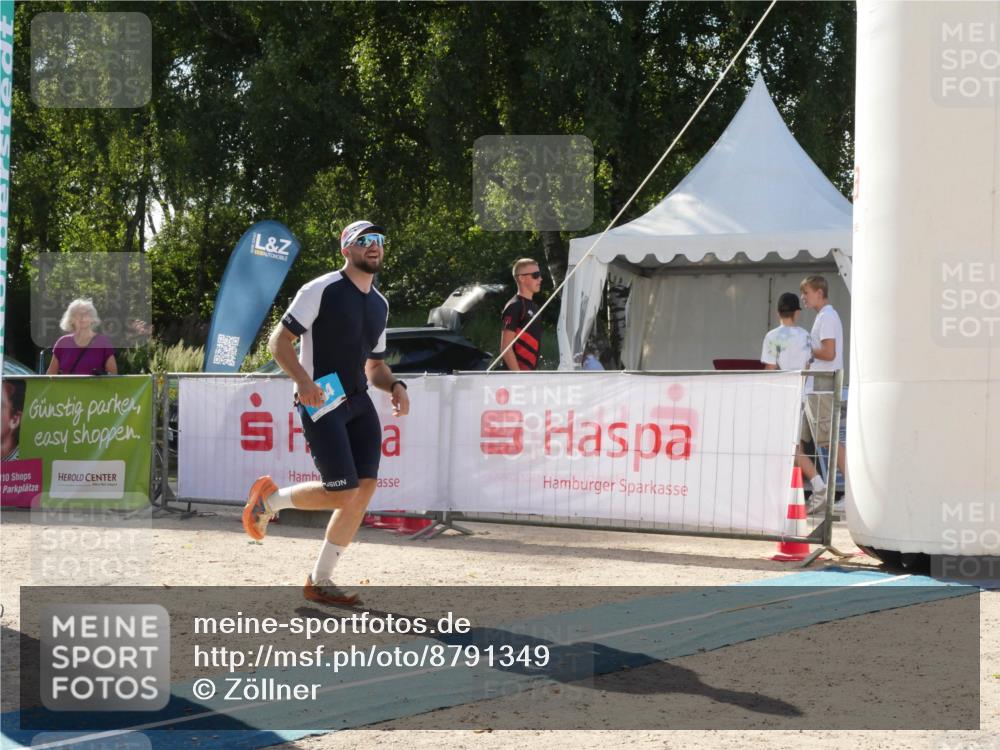 07.09.2025 - 19. Norderstedt Triathlon Zöllner http://msf.ph/oto/8791349 07.09.2025 15:47:59 Ziel 364, 960 meine-sportfotos.de