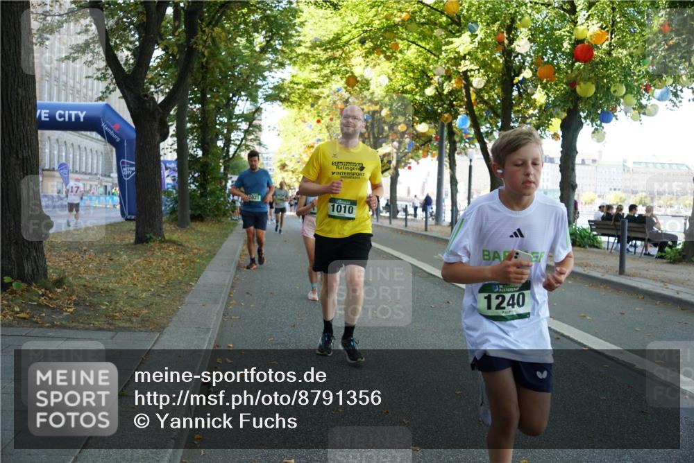 07.09.2025 - BARMER Alsterlauf Yannick Fuchs http://msf.ph/oto/8791356 07.09.2025 11:38:29 Laufen 1010, 36, 1240 meine-sportfotos.de