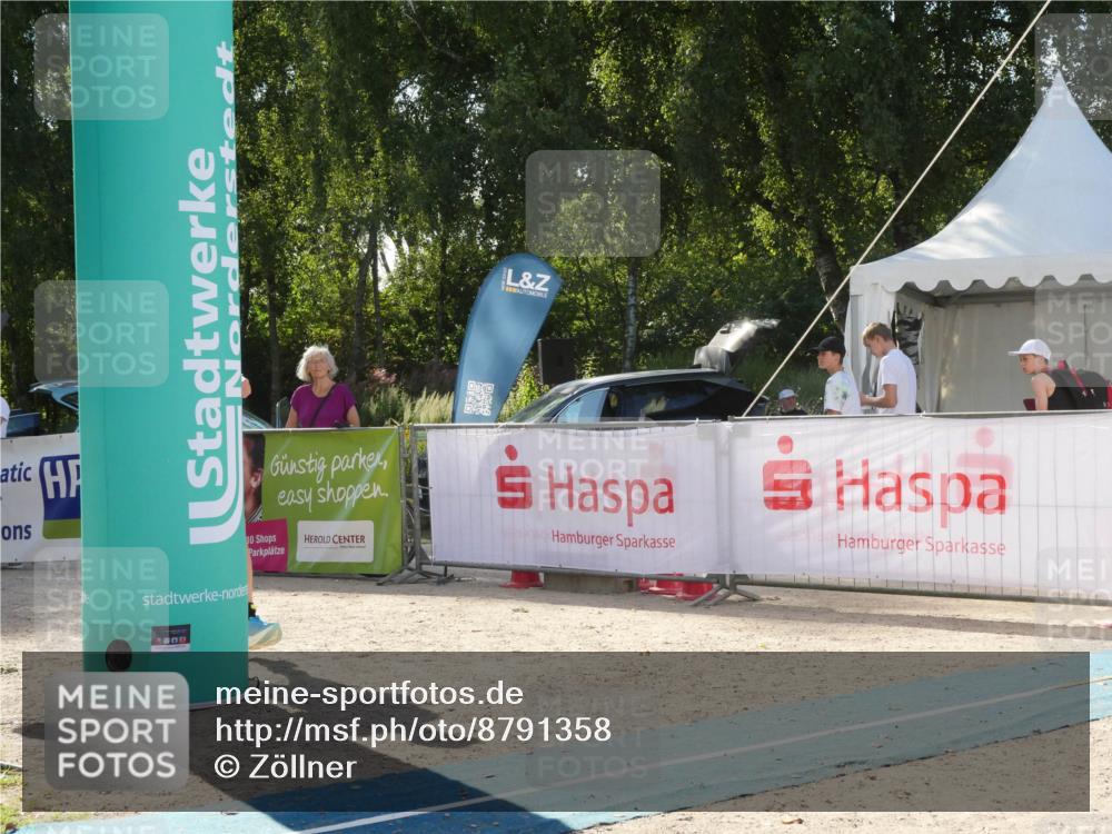 07.09.2025 - 19. Norderstedt Triathlon Zöllner http://msf.ph/oto/8791358 07.09.2025 15:48:01 Ziel 364, 960 meine-sportfotos.de