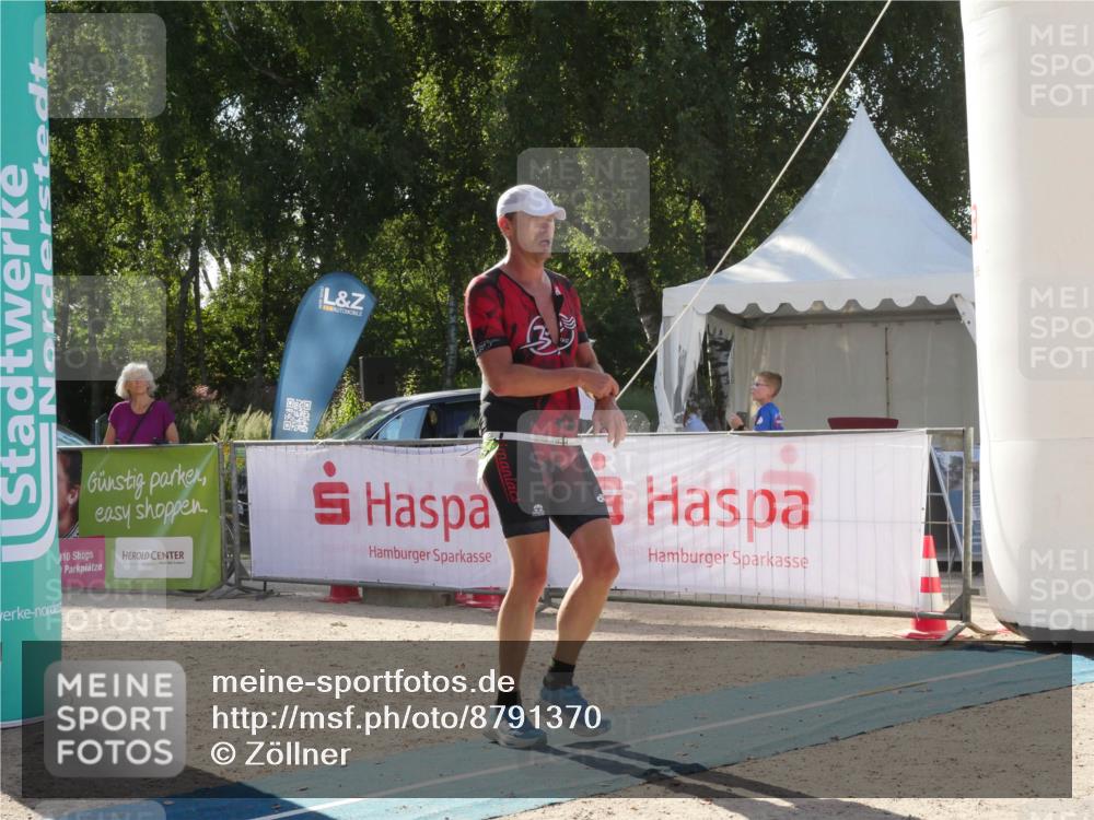 07.09.2025 - 19. Norderstedt Triathlon Zöllner http://msf.ph/oto/8791370 07.09.2025 15:48:03 Ziel 364, 960 meine-sportfotos.de