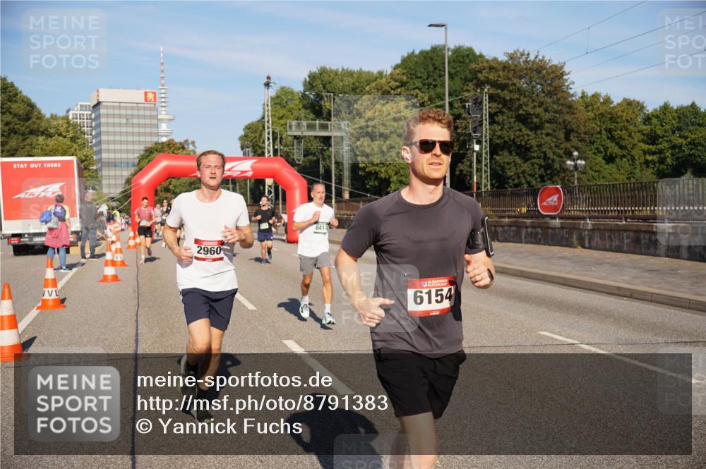 07.09.2025 - BARMER Alsterlauf Yannick Fuchs http://msf.ph/oto/8791383 07.09.2025 09:41:46 Laufen 2960, 8414, 35, 6154 meine-sportfotos.de