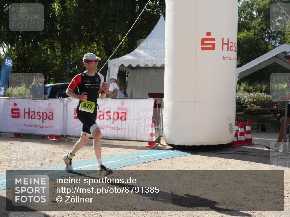 07.09.2025 - 19. Norderstedt Triathlon Zöllner http://msf.ph/oto/8791385 07.09.2025 15:48:51 Ziel 970 meine-sportfotos.de
