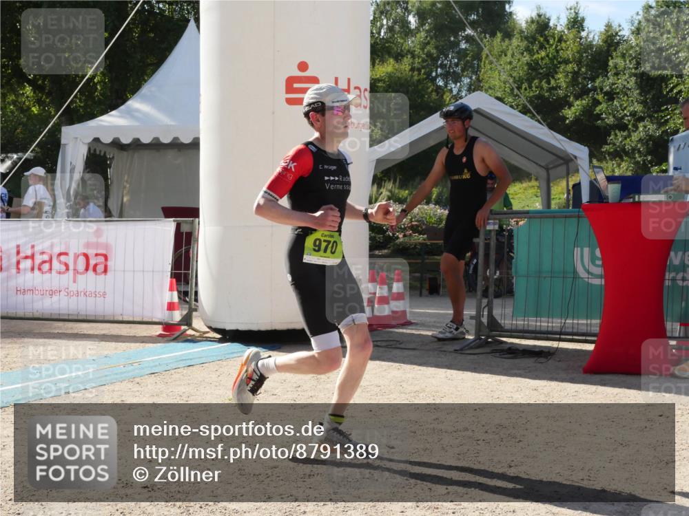 07.09.2025 - 19. Norderstedt Triathlon Zöllner http://msf.ph/oto/8791389 07.09.2025 15:48:51 Ziel 970 meine-sportfotos.de