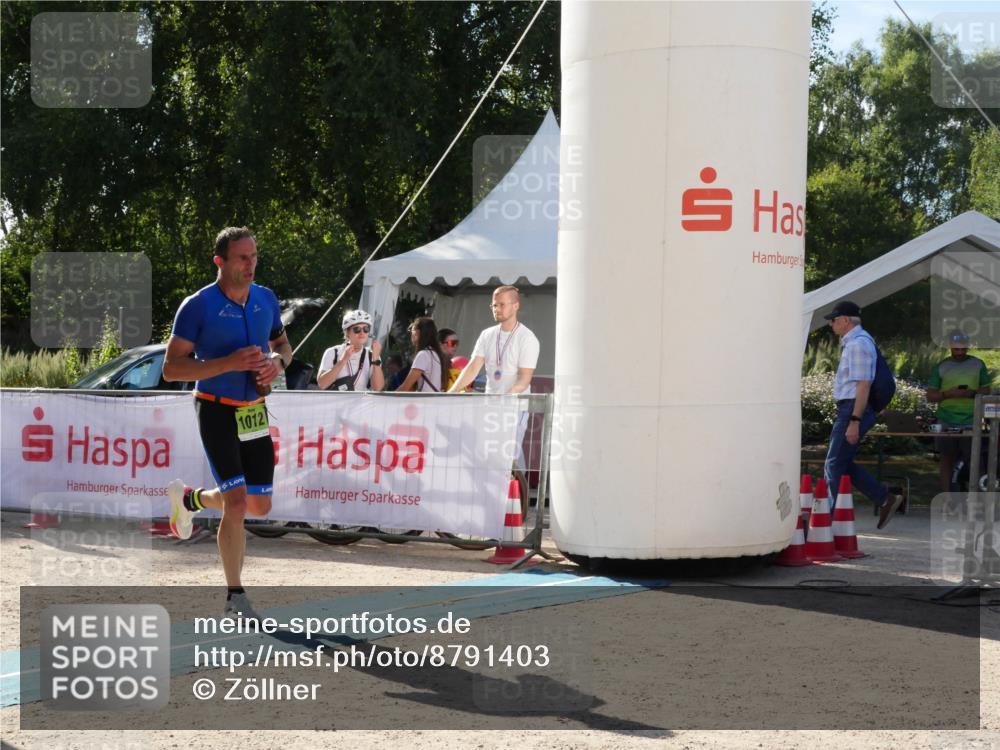 07.09.2025 - 19. Norderstedt Triathlon Zöllner http://msf.ph/oto/8791403 07.09.2025 15:49:31 Ziel 1012 meine-sportfotos.de