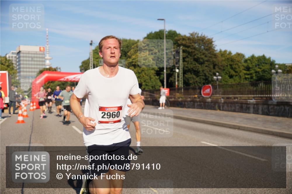 07.09.2025 - BARMER Alsterlauf Yannick Fuchs http://msf.ph/oto/8791410 07.09.2025 09:41:46 Laufen 2960 meine-sportfotos.de