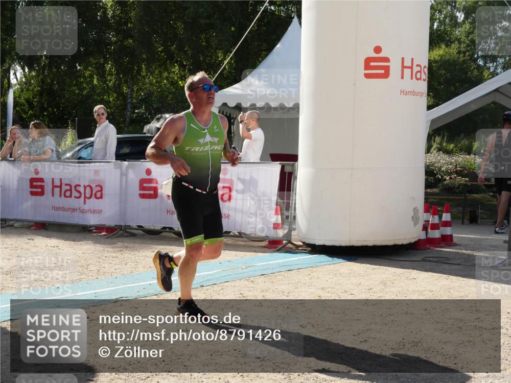07.09.2025 - 19. Norderstedt Triathlon Zöllner http://msf.ph/oto/8791426 07.09.2025 15:50:03 Ziel 1005 meine-sportfotos.de