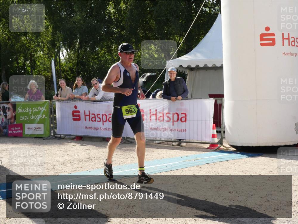 07.09.2025 - 19. Norderstedt Triathlon Zöllner http://msf.ph/oto/8791449 07.09.2025 15:51:53 Ziel 963 meine-sportfotos.de