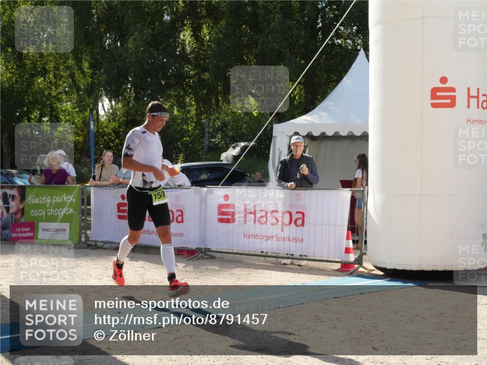07.09.2025 - 19. Norderstedt Triathlon Zöllner http://msf.ph/oto/8791457 07.09.2025 15:52:15 Ziel 1501 meine-sportfotos.de