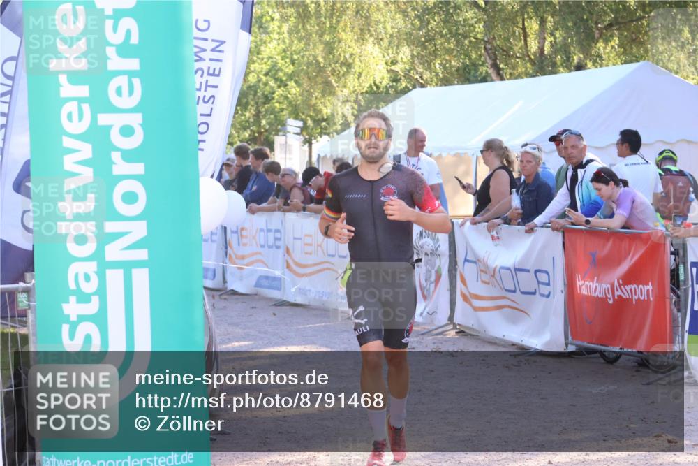 07.09.2025 - 19. Norderstedt Triathlon Zöllner http://msf.ph/oto/8791468 07.09.2025 16:32:19 Ziel 493, 1629 meine-sportfotos.de