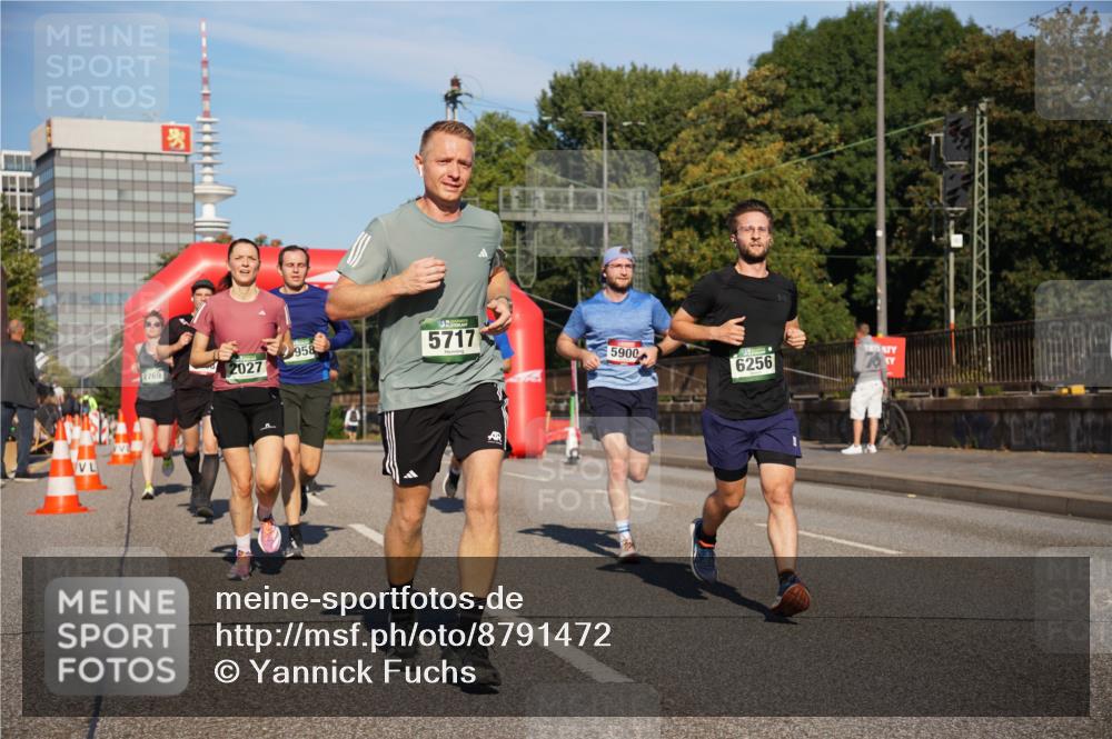 07.09.2025 - BARMER Alsterlauf Yannick Fuchs http://msf.ph/oto/8791472 07.09.2025 09:41:49 Laufen 958, 5717, 2769, 2027, 5900, 6256 meine-sportfotos.de