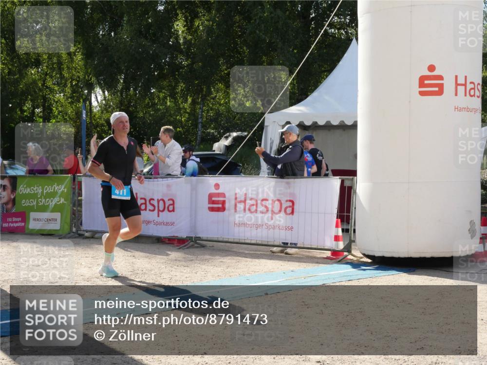 07.09.2025 - 19. Norderstedt Triathlon Zöllner http://msf.ph/oto/8791473 07.09.2025 15:53:00 Ziel 411, 1478 meine-sportfotos.de