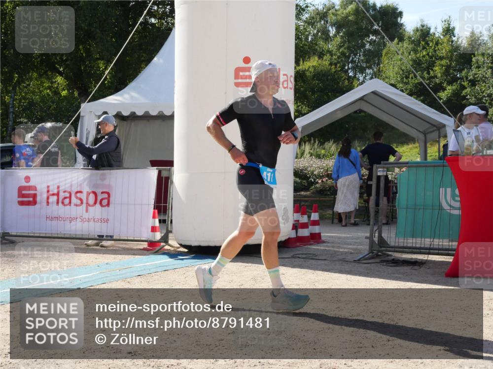 07.09.2025 - 19. Norderstedt Triathlon Zöllner http://msf.ph/oto/8791481 07.09.2025 15:53:01 Ziel 411, 1478 meine-sportfotos.de
