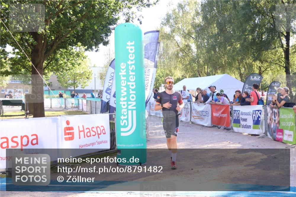 07.09.2025 - 19. Norderstedt Triathlon Zöllner http://msf.ph/oto/8791482 07.09.2025 16:32:20 Ziel 493, 1629 meine-sportfotos.de