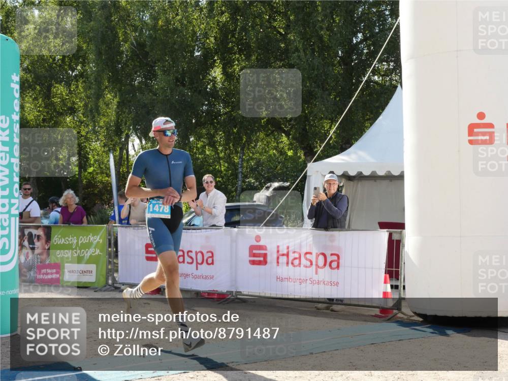 07.09.2025 - 19. Norderstedt Triathlon Zöllner http://msf.ph/oto/8791487 07.09.2025 15:53:04 Ziel 411, 1478 meine-sportfotos.de