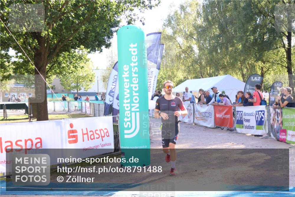 07.09.2025 - 19. Norderstedt Triathlon Zöllner http://msf.ph/oto/8791488 07.09.2025 16:32:20 Ziel 493, 1629 meine-sportfotos.de