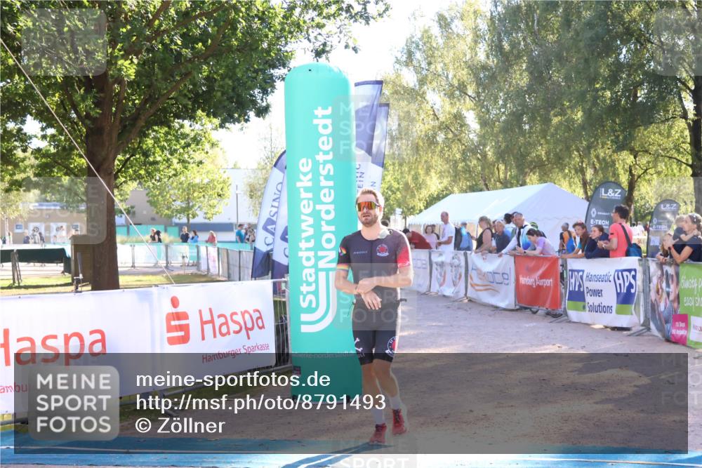 07.09.2025 - 19. Norderstedt Triathlon Zöllner http://msf.ph/oto/8791493 07.09.2025 16:32:21 Ziel 493, 1629 meine-sportfotos.de