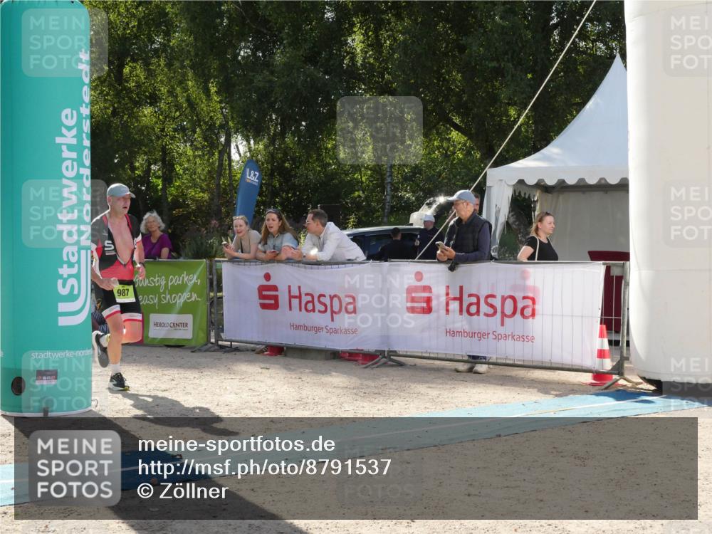 07.09.2025 - 19. Norderstedt Triathlon Zöllner http://msf.ph/oto/8791537 07.09.2025 15:55:37 Ziel 987 meine-sportfotos.de