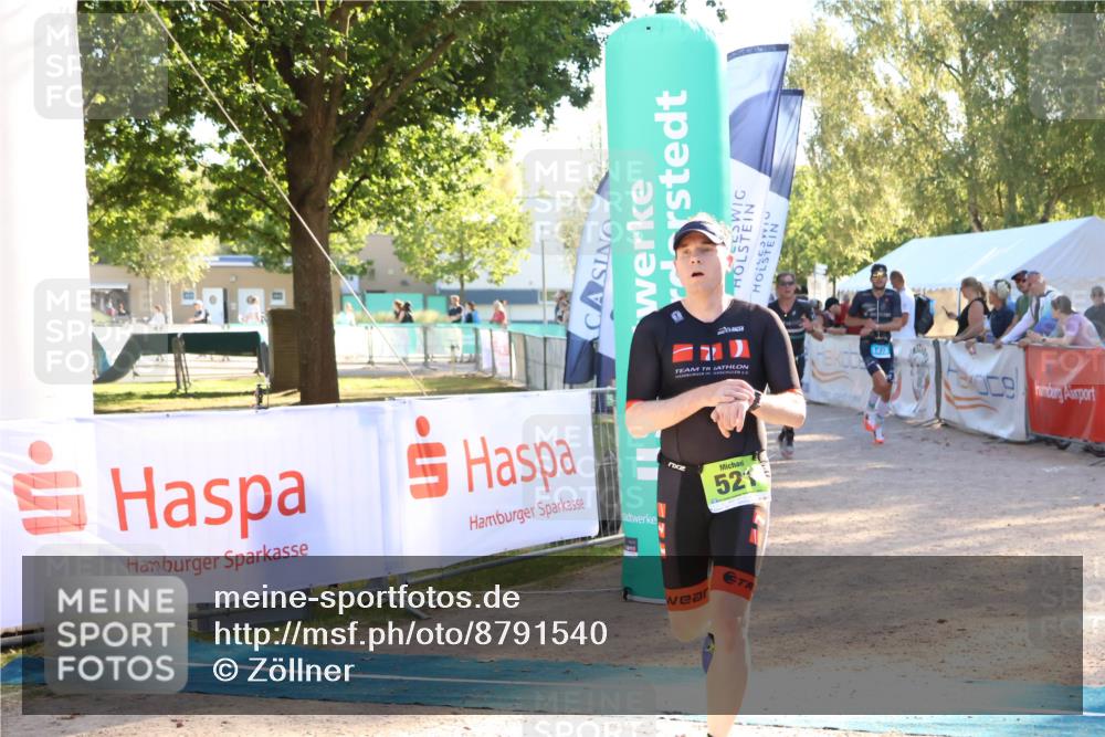 07.09.2025 - 19. Norderstedt Triathlon Zöllner http://msf.ph/oto/8791540 07.09.2025 16:32:33 Ziel 521, 1433, 1484 meine-sportfotos.de
