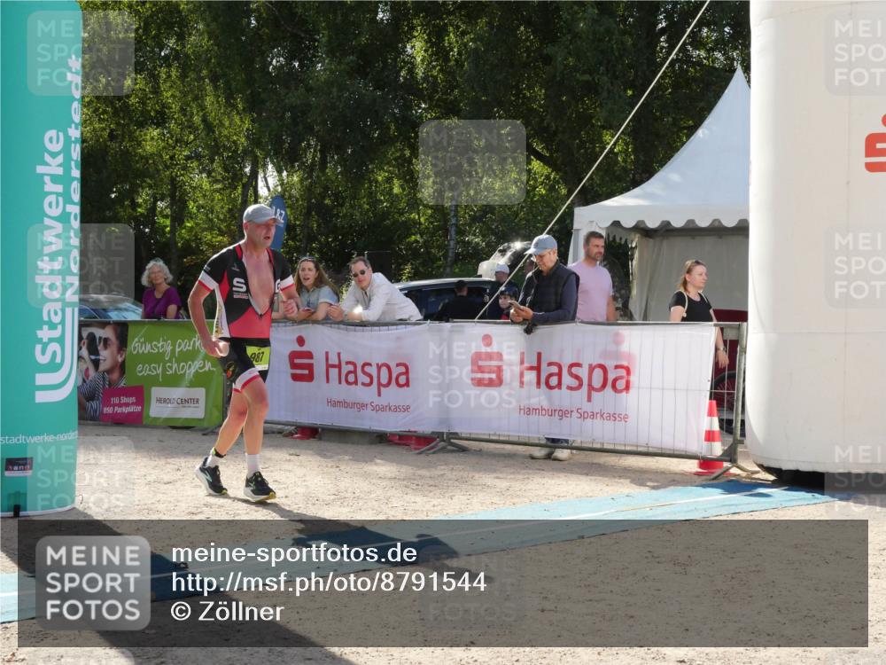 07.09.2025 - 19. Norderstedt Triathlon Zöllner http://msf.ph/oto/8791544 07.09.2025 15:55:37 Ziel 987 meine-sportfotos.de