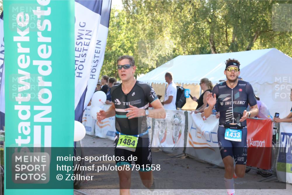 07.09.2025 - 19. Norderstedt Triathlon Zöllner http://msf.ph/oto/8791558 07.09.2025 16:32:35 Ziel 490, 521, 1433, 1484 meine-sportfotos.de