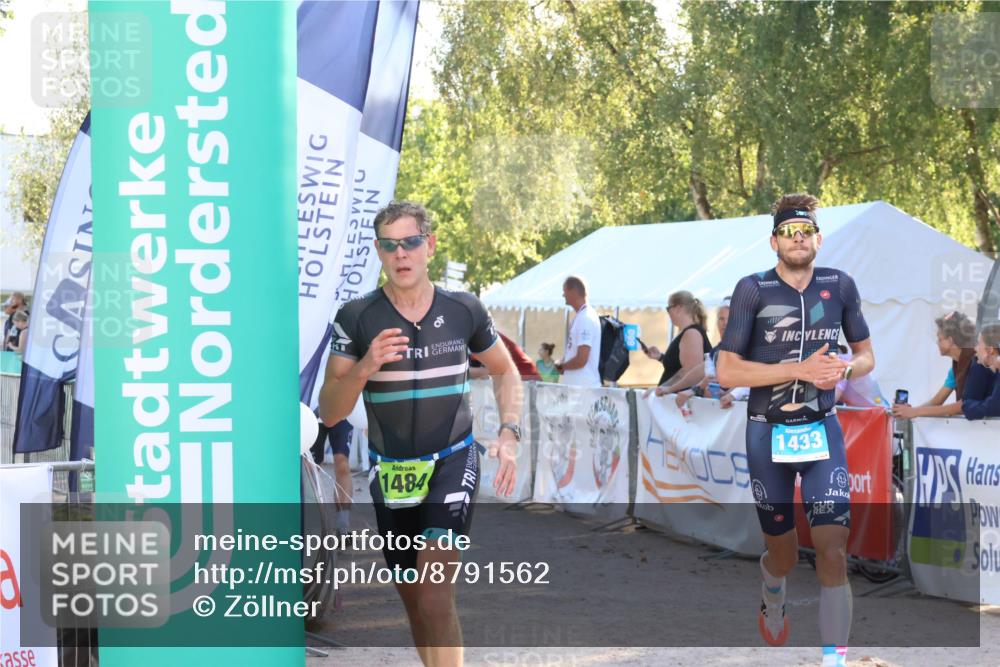 07.09.2025 - 19. Norderstedt Triathlon Zöllner http://msf.ph/oto/8791562 07.09.2025 16:32:35 Ziel 490, 521, 1433, 1484 meine-sportfotos.de
