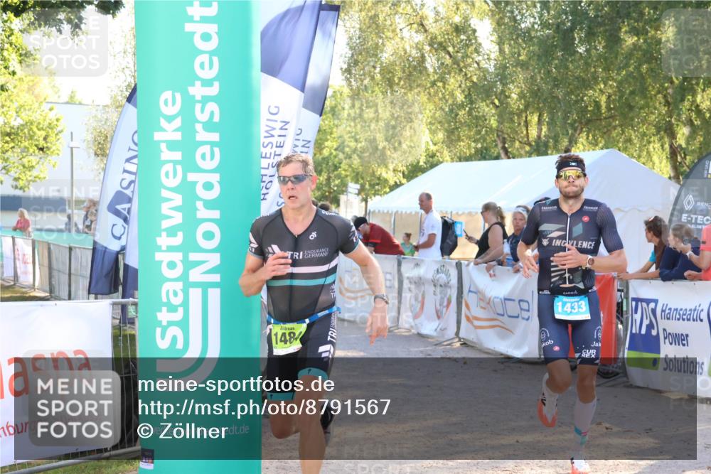 07.09.2025 - 19. Norderstedt Triathlon Zöllner http://msf.ph/oto/8791567 07.09.2025 16:32:35 Ziel 490, 521, 1433, 1484 meine-sportfotos.de