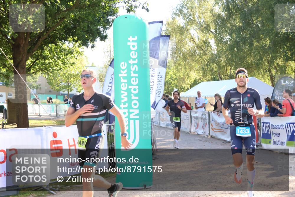 07.09.2025 - 19. Norderstedt Triathlon Zöllner http://msf.ph/oto/8791575 07.09.2025 16:32:36 Ziel 490, 521, 1433, 1484 meine-sportfotos.de