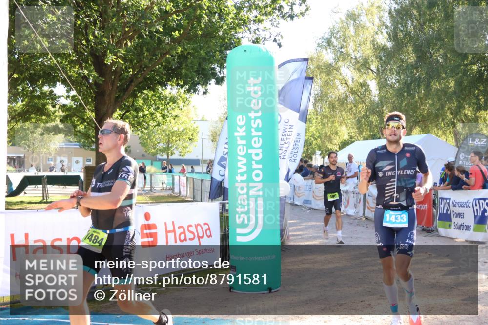 07.09.2025 - 19. Norderstedt Triathlon Zöllner http://msf.ph/oto/8791581 07.09.2025 16:32:36 Ziel 490, 521, 1433, 1484 meine-sportfotos.de