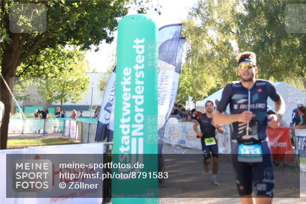 07.09.2025 - 19. Norderstedt Triathlon Zöllner http://msf.ph/oto/8791583 07.09.2025 16:32:37 Ziel 490, 521, 1433, 1484 meine-sportfotos.de
