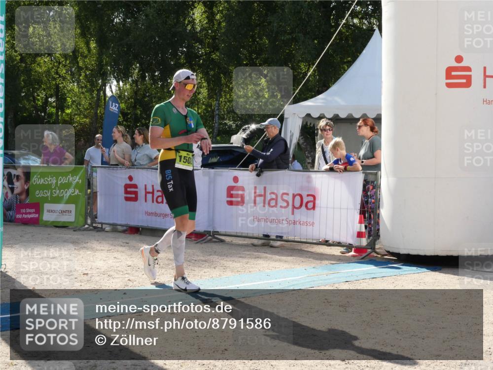 07.09.2025 - 19. Norderstedt Triathlon Zöllner http://msf.ph/oto/8791586 07.09.2025 15:58:33 Ziel  meine-sportfotos.de