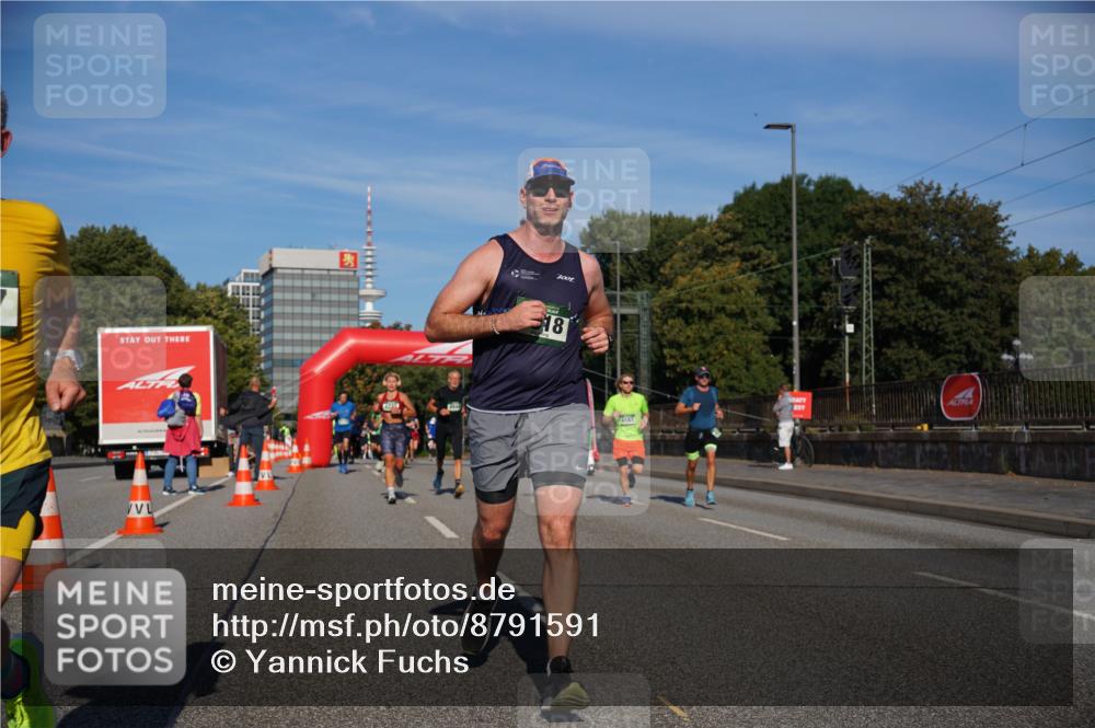 07.09.2025 - BARMER Alsterlauf Yannick Fuchs http://msf.ph/oto/8791591 07.09.2025 09:43:57 Laufen 7001, 18, 4161 meine-sportfotos.de
