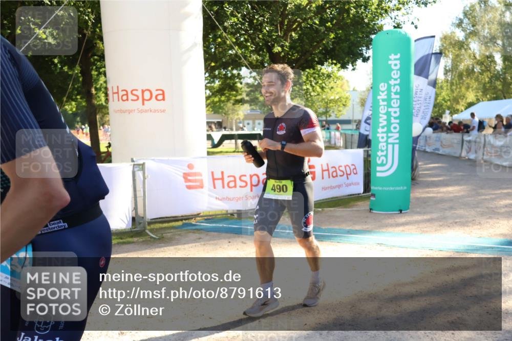 07.09.2025 - 19. Norderstedt Triathlon Zöllner http://msf.ph/oto/8791613 07.09.2025 16:32:40 Ziel 490, 1433, 1484 meine-sportfotos.de