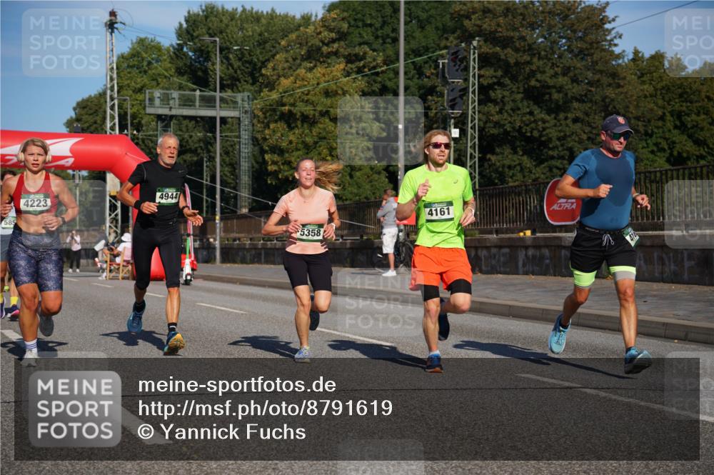 07.09.2025 - BARMER Alsterlauf Yannick Fuchs http://msf.ph/oto/8791619 07.09.2025 09:43:59 Laufen 585, 4223, 4944, 4161, 5358 meine-sportfotos.de