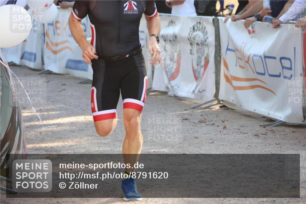 07.09.2025 - 19. Norderstedt Triathlon Zöllner http://msf.ph/oto/8791620 07.09.2025 16:32:44 Ziel 490, 547 meine-sportfotos.de