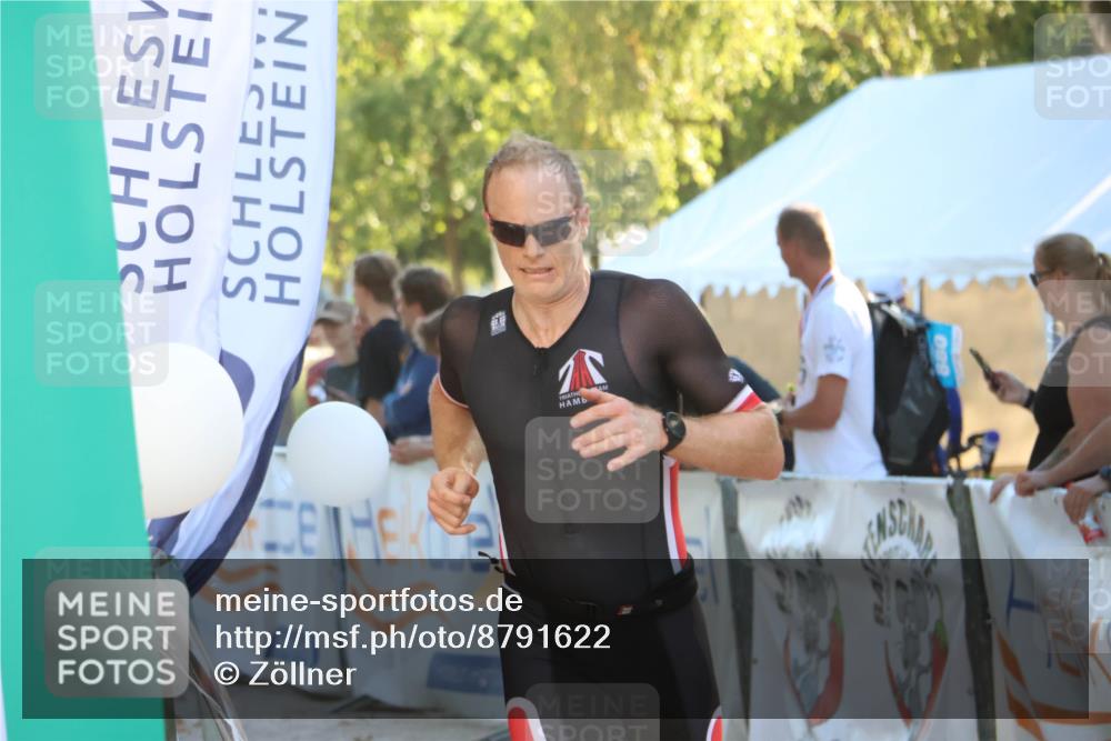 07.09.2025 - 19. Norderstedt Triathlon Zöllner http://msf.ph/oto/8791622 07.09.2025 16:32:45 Ziel 490, 547 meine-sportfotos.de
