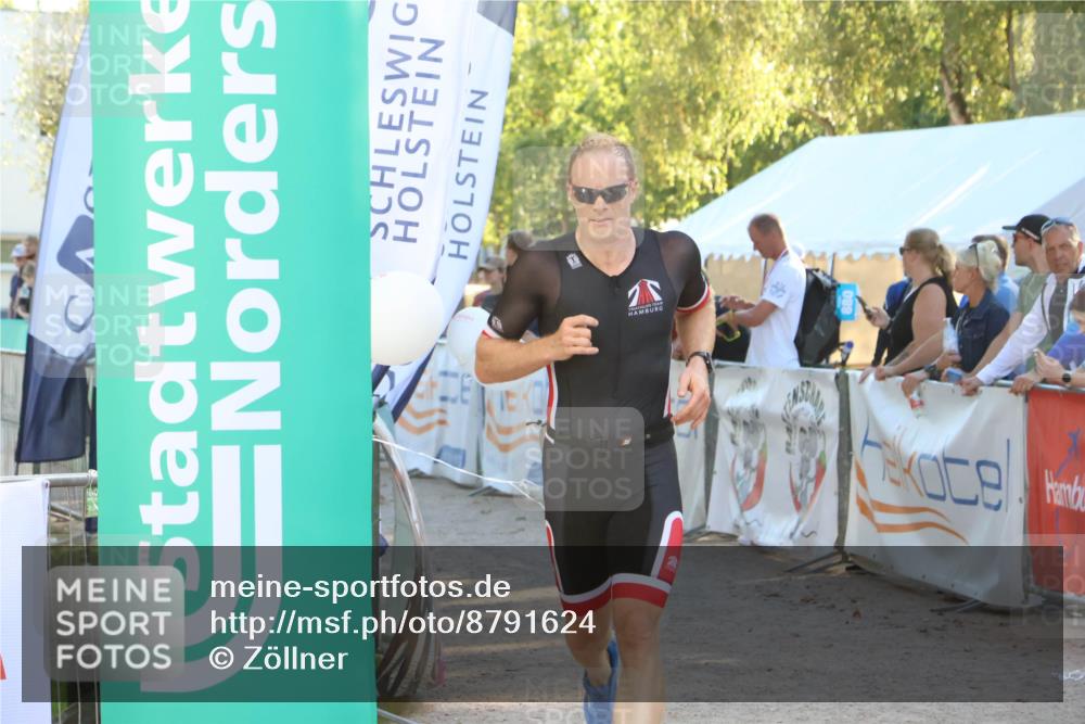 07.09.2025 - 19. Norderstedt Triathlon Zöllner http://msf.ph/oto/8791624 07.09.2025 16:32:45 Ziel 490, 547 meine-sportfotos.de