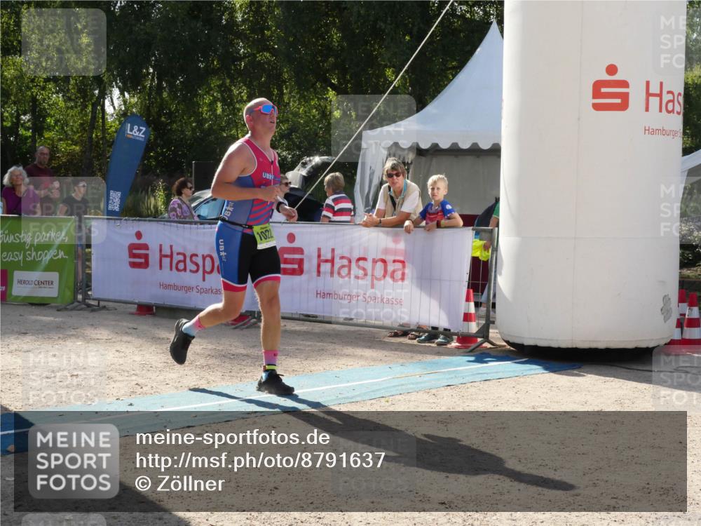 07.09.2025 - 19. Norderstedt Triathlon Zöllner http://msf.ph/oto/8791637 07.09.2025 15:59:32 Ziel 1022 meine-sportfotos.de
