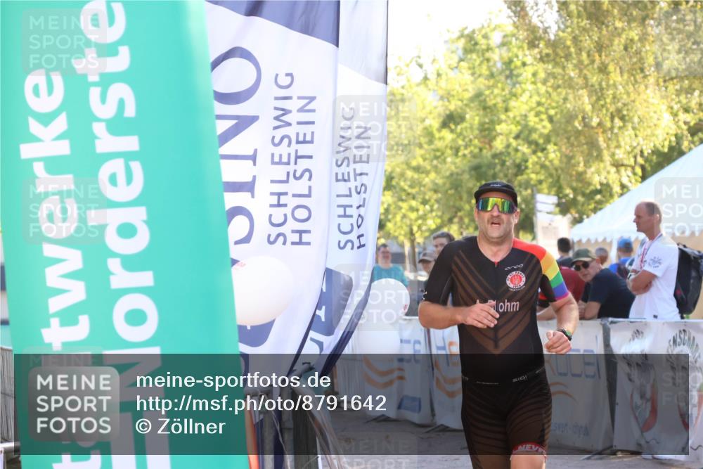 07.09.2025 - 19. Norderstedt Triathlon Zöllner http://msf.ph/oto/8791642 07.09.2025 16:32:51 Ziel 491, 547 meine-sportfotos.de
