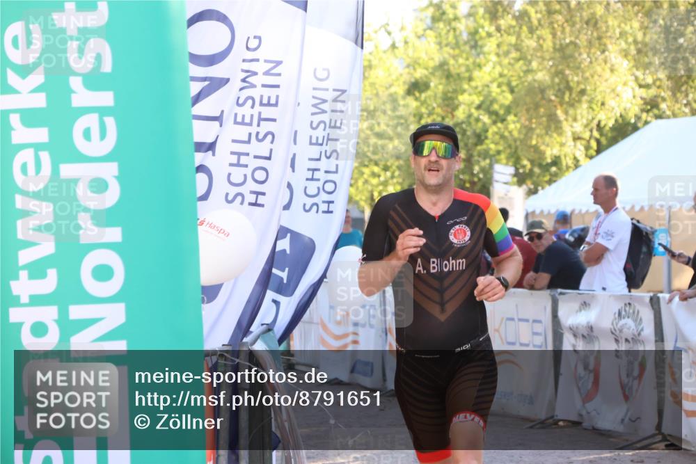 07.09.2025 - 19. Norderstedt Triathlon Zöllner http://msf.ph/oto/8791651 07.09.2025 16:32:52 Ziel 491, 547 meine-sportfotos.de