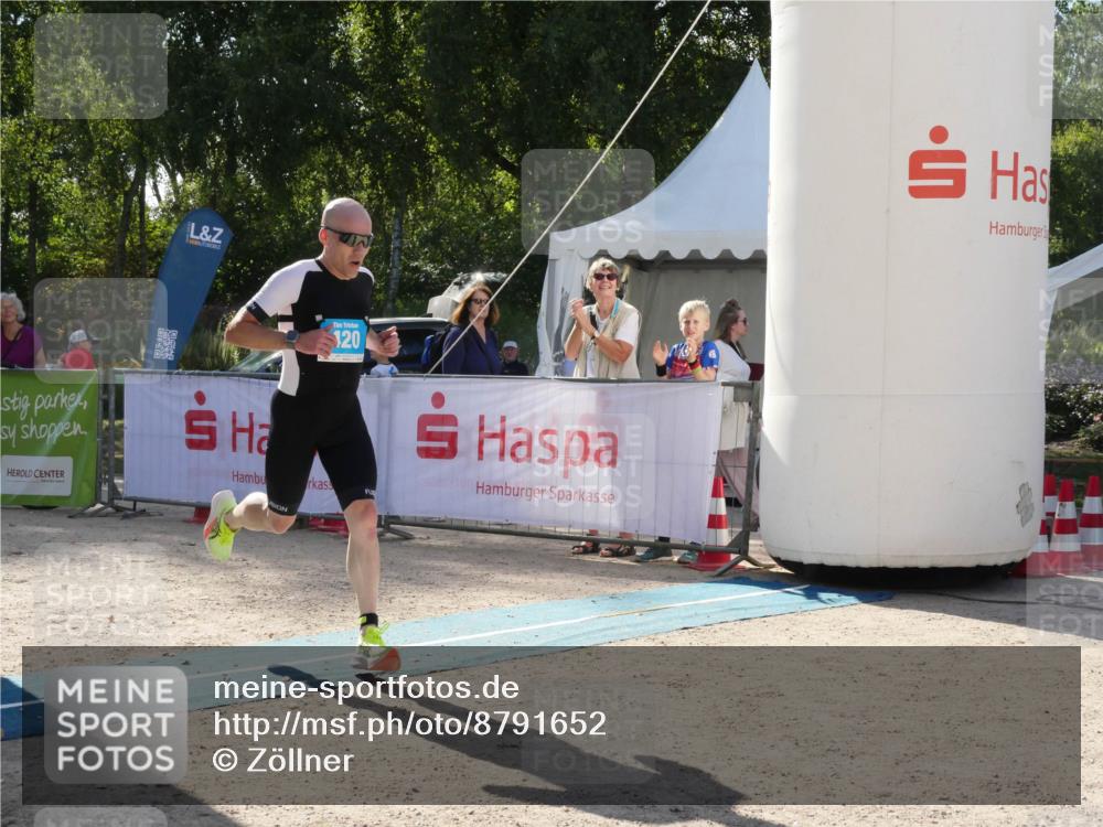 07.09.2025 - 19. Norderstedt Triathlon Zöllner http://msf.ph/oto/8791652 07.09.2025 15:59:47 Ziel 420 meine-sportfotos.de