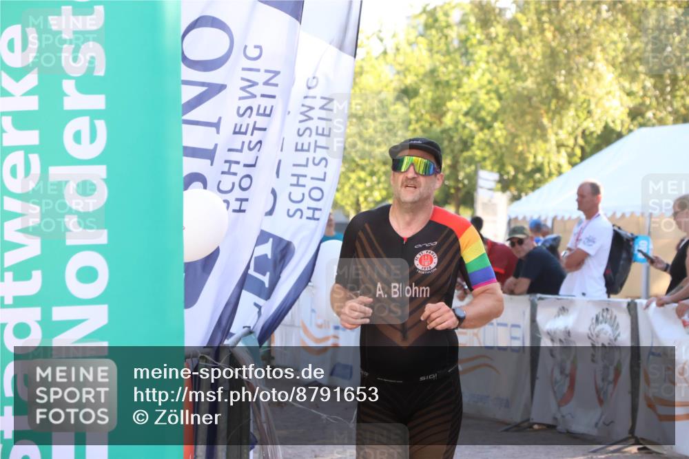 07.09.2025 - 19. Norderstedt Triathlon Zöllner http://msf.ph/oto/8791653 07.09.2025 16:32:52 Ziel 491, 547 meine-sportfotos.de