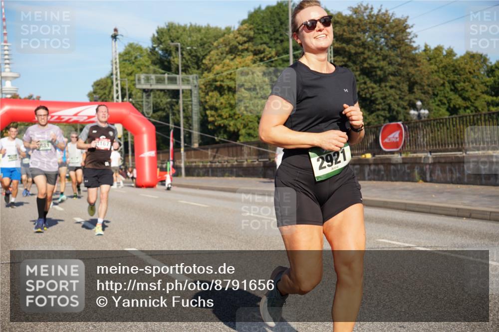 07.09.2025 - BARMER Alsterlauf Yannick Fuchs http://msf.ph/oto/8791656 07.09.2025 09:41:55 Laufen 7617, 881, 3167, 2921 meine-sportfotos.de